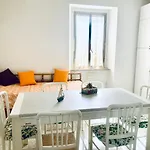 Borghetti Apartment *